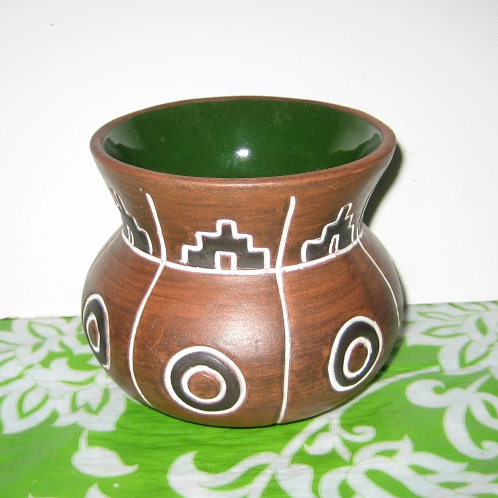LEOPALDO DE MEXICO Native Indian Art Pottery Vase